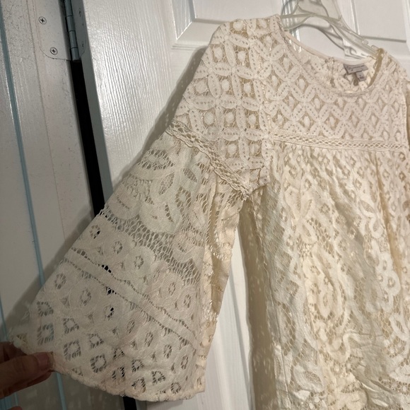 cb established 1962 Small Top Shirt Women's  3/4 Bell Sleeve Lace Hi Low Hem - Picture 4 of 6